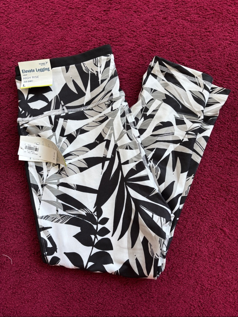 Old Navy Black & White Leaf Print High-Rise Leggings